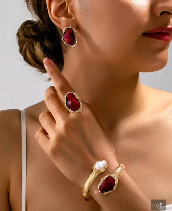 CONJUNTO JOIA VERMELHO BORGONHA COM PÉROLA - TENDÊNCIA